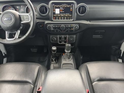 Used 2019 Jeep Wrangler Unlimited Sahara AWD/4WD image 17