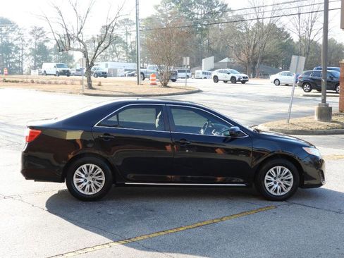 Used 2012 Toyota Camry LE image 20