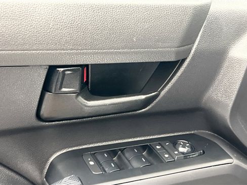 Used 2025 Toyota Tacoma SR image 16