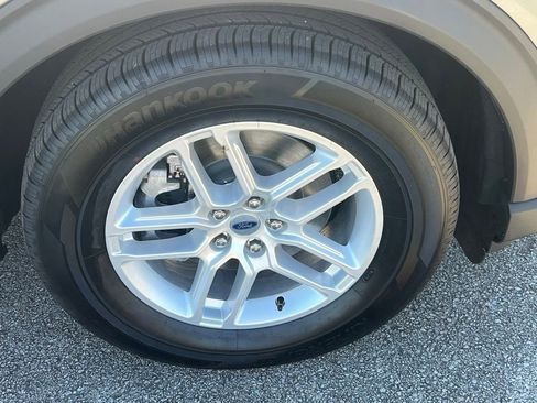 New 2026 Ford Explorer Active w/ Active Comfort Package image 9