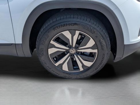 Used 2025 Volkswagen Atlas Cross Sport SE FWD image 23