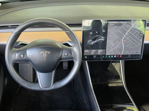 Used 2018 Tesla Model 3 Mid Range RWD image 15