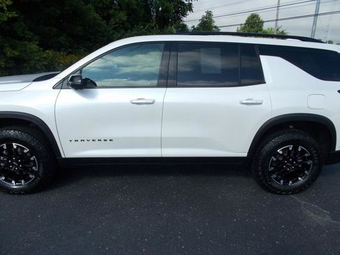 Used 2024 Chevrolet Traverse Z71 w/ Enhanced Driving Package AWD/4WD image 6