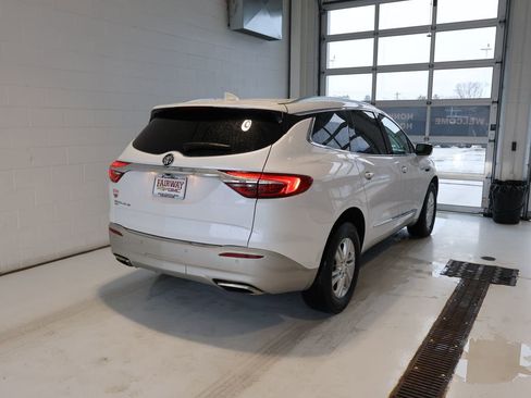 Certified 2021 Buick Enclave Essence w/ Sound and Sites Package AWD/4WD image 3