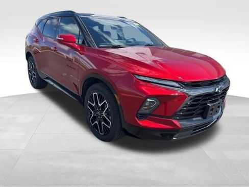 Used 2025 Chevrolet Blazer RS AWD/4WD image 3