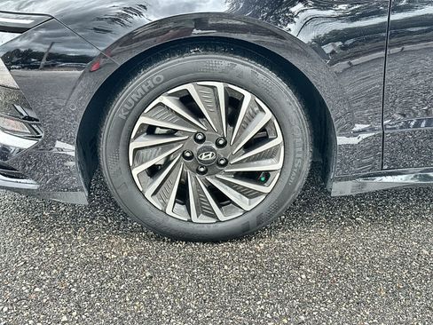 Used 2025 Hyundai Sonata Limited FWD image 13