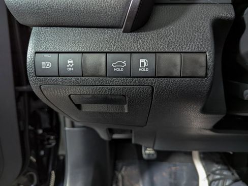 Used 2023 Toyota Camry SE image 23