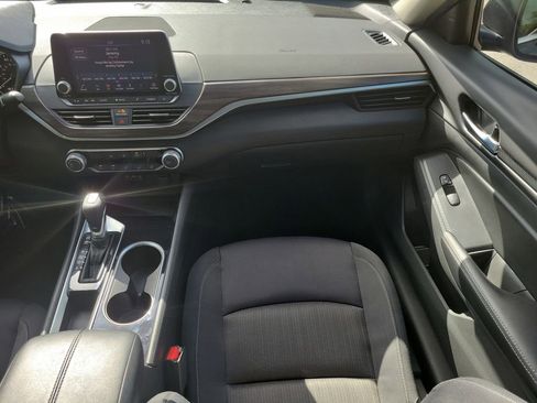 Certified 2024 Nissan Altima 2.5 SV FWD image 20