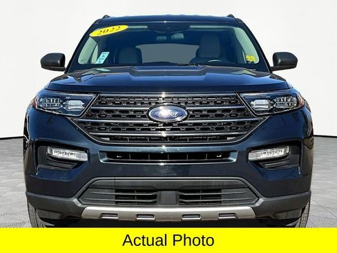 Used 2022 Ford Explorer XLT w/ Equipment Group 202A image 3