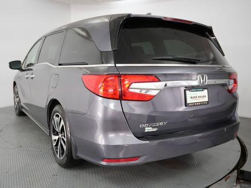 Used 2018 Honda Odyssey Elite image 8