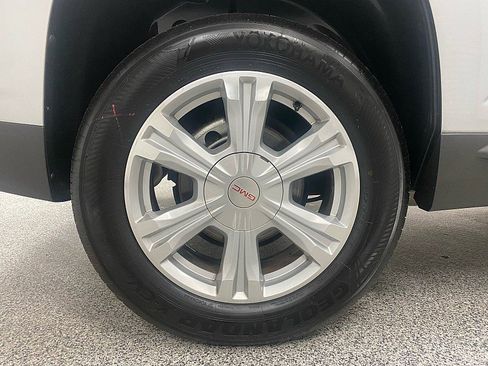 Used 2017 GMC Terrain SLE image 28