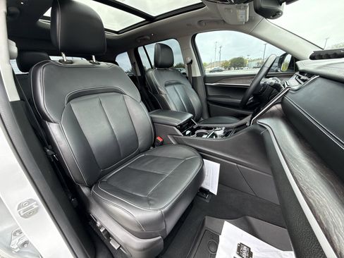 Used 2022 Jeep Grand Cherokee Limited image 26