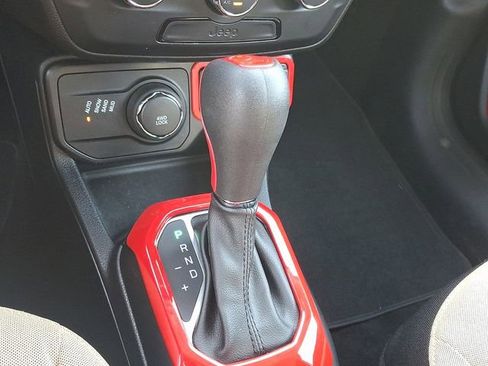 Used 2019 Jeep Renegade Sport w/ Sport Appearance Group image 14