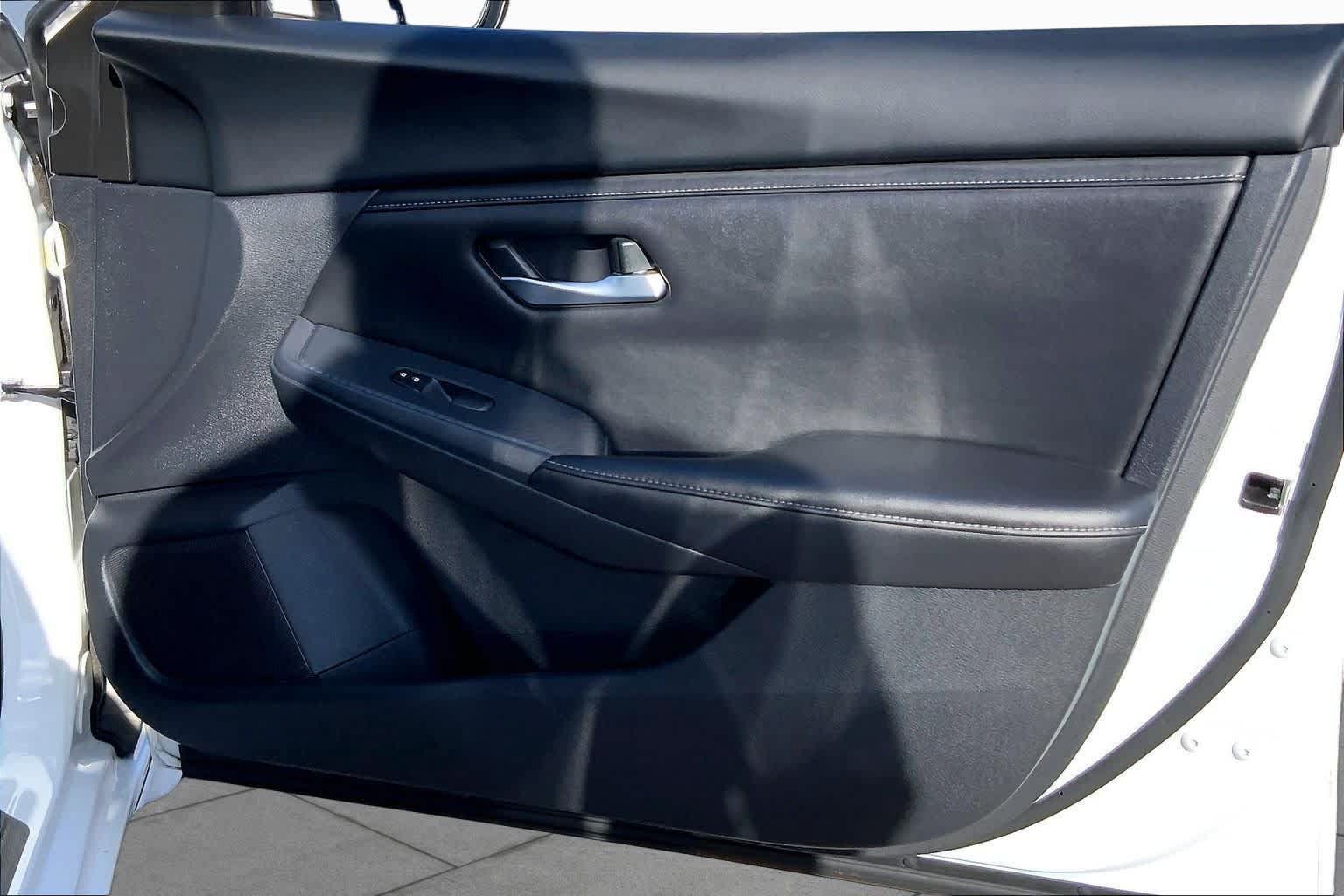 Used 2024 Nissan Sentra SV FWD image 22