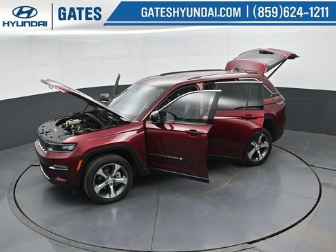 Used 2023 Jeep Grand Cherokee Limited AWD/4WD image 51