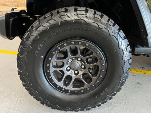 Used 2022 Jeep Wrangler Unlimited Sport AWD/4WD image 5