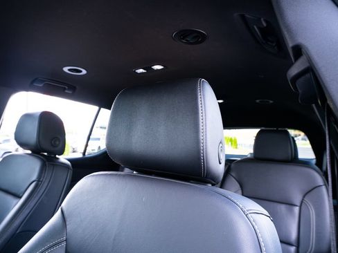 Used 2023 Chevrolet Traverse LT w/ LT Premium Package FWD image 33