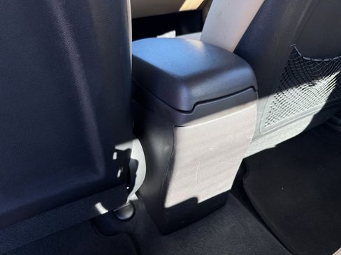 Used 2013 Hyundai Elantra GLS w/ Preferred Pkg image 19