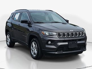 Used 2024 Jeep Compass Latitude AWD/4WD video 3