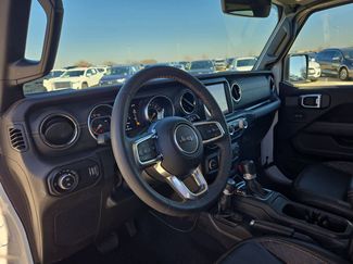 Used 2023 Jeep Gladiator Overland video 2