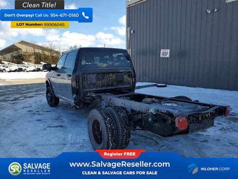 Used 2022 RAM 3500 Tradesman w/ Chrome Appearance Group image 3