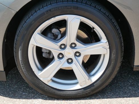 Used 2016 Chevrolet Volt LT w/ Comfort Package FWD image 15