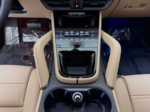 New 2026 Porsche Cayenne Coupe image 19