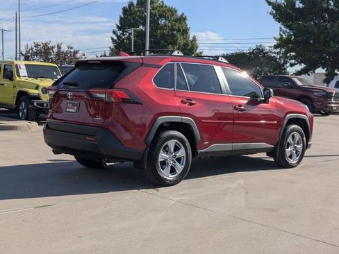 New 2025 Toyota RAV4 LE image 5