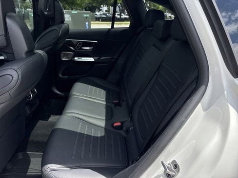 Used 2023 Mercedes-Benz GLC 300 4MATIC image 16