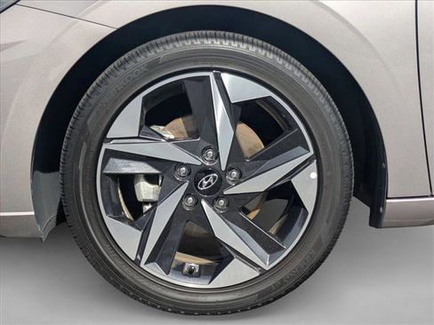 Used 2023 Hyundai Elantra Limited image 24