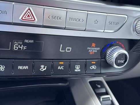 Used 2023 Kia Telluride S AWD/4WD image 32