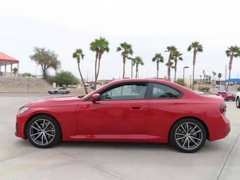 Used 2024 BMW 230i Coupe w/ Premium Package RWD image 4