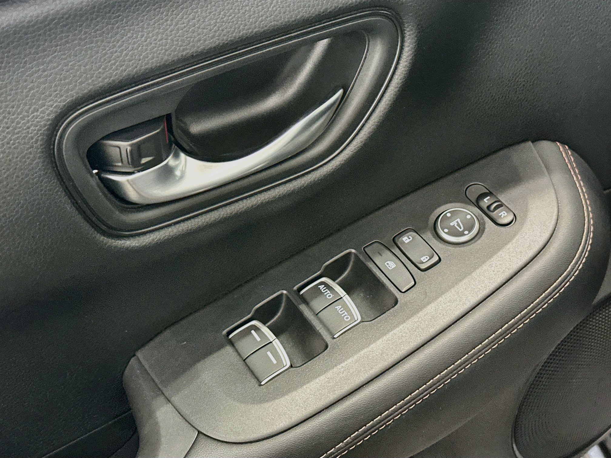 Used 2024 Honda HR-V Sport image 15