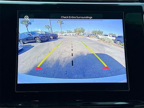 Used 2024 Jeep Grand Cherokee L Laredo image 13