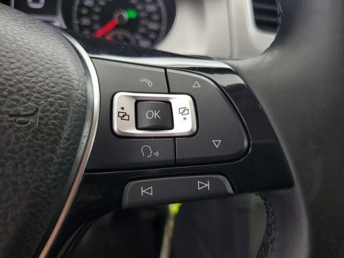 Used 2015 Volkswagen Golf S FWD image 22