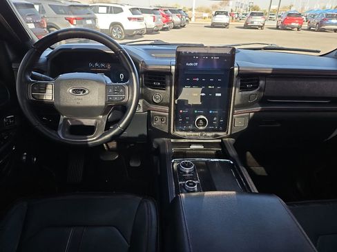 Used 2023 Ford Expedition Limited image 12