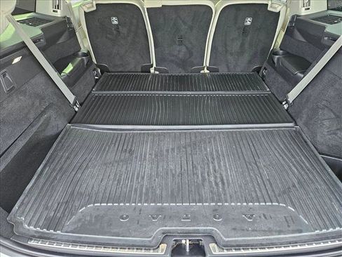 Used 2022 Volvo XC90 T6 Momentum w/ Climate Package image 6