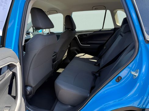 Used 2019 Toyota RAV4 LE w/ All Weather Liner Package AWD/4WD image 5