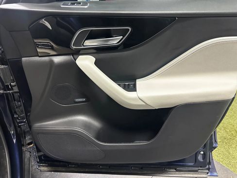 Used 2019 Jaguar F-PACE S image 26