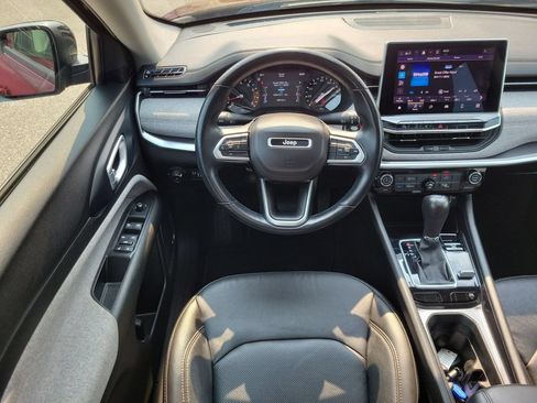 Used 2022 Jeep Compass Latitude w/ Sun and Sound Group AWD/4WD image 13