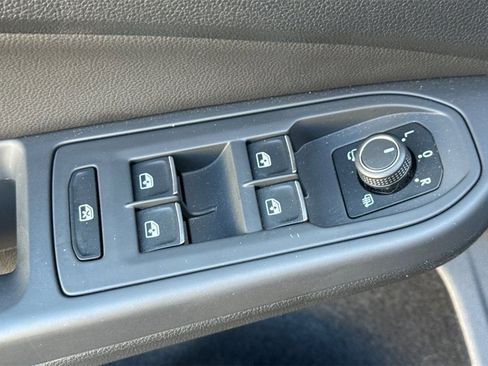 Used 2024 Volkswagen Golf R image 15