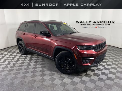 Used 2023 Jeep Grand Cherokee Altitude image 1