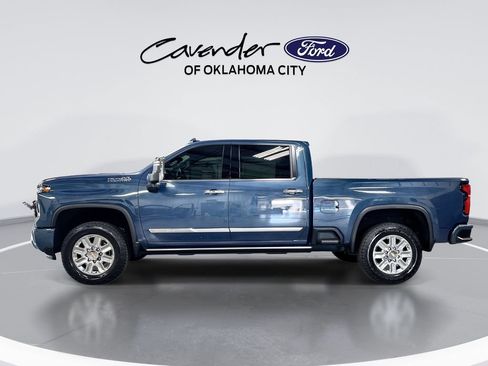 Used 2024 Chevrolet Silverado 2500 High Country w/ Technology Package AWD/4WD image 5