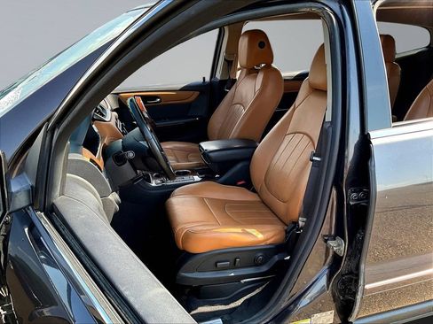 Used 2013 Chevrolet Traverse LTZ FWD image 22