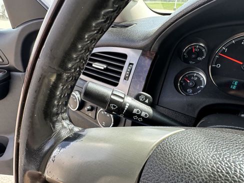 Used 2011 GMC Sierra 2500 Denali w/ Suspension Package, Off-Road AWD/4WD image 22