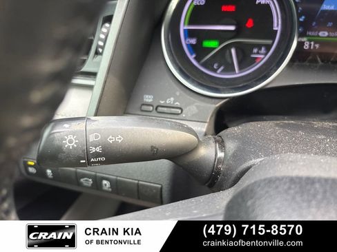 Used 2020 Toyota Camry XLE FWD image 30