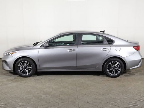 Used 2024 Kia Forte LXS w/ LXS Technology Package FWD image 16