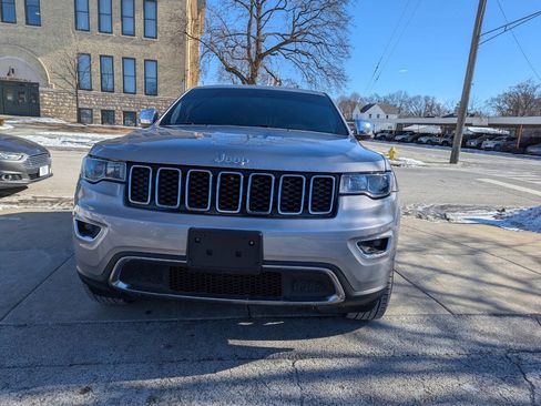 Used 2018 Jeep Grand Cherokee Limited image 2