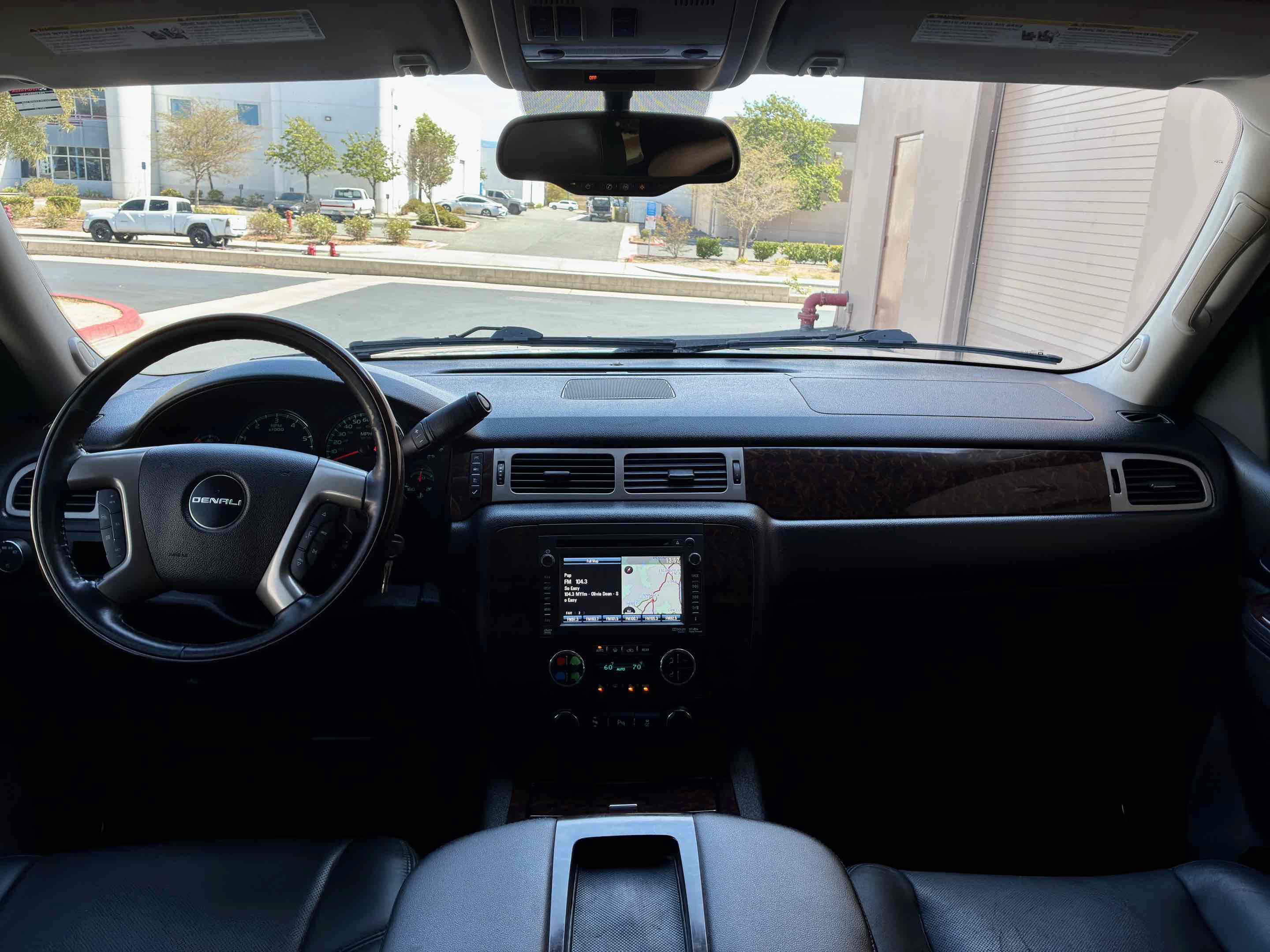 Used 2012 GMC Yukon Denali AWD/4WD image 16