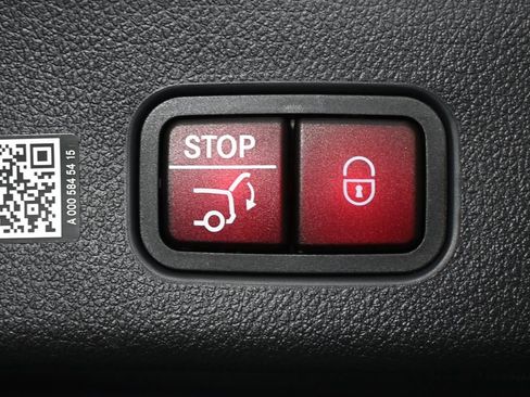 Certified 2026 Mercedes-Benz GLC 300 image 30